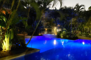 2 Bedroom Apartment , Hope Island , Resort living